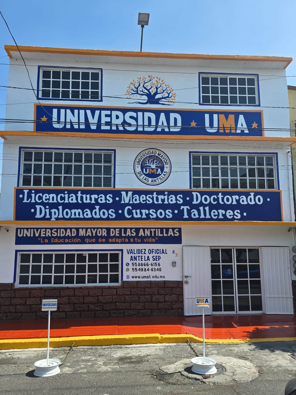 Fachada de la Universidad Mayor de las Antillas